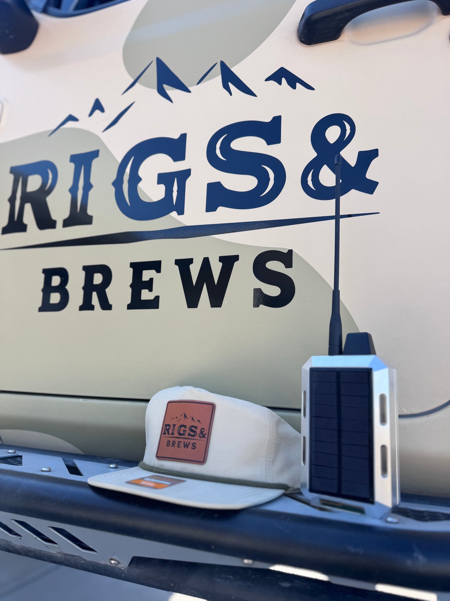 R&B 256 flat bill rope hat